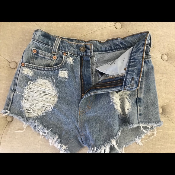 SOLDLevi’s 550 Jean Shorts - Picture 2 of 4